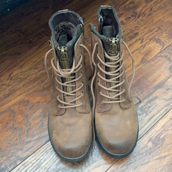 White Mountain Boots - Picture 1 of 5